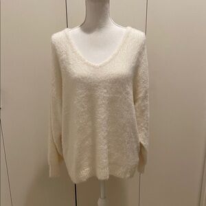 Old navy ivory v-neck sweater size small